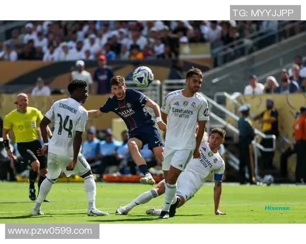 意甲激战:巴黎圣日耳曼大胜皇马红牌事件引发全场热议与争议